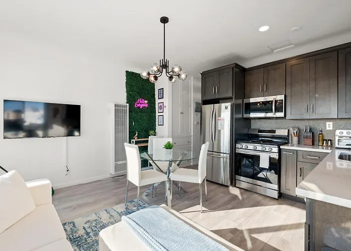 Luxury Beachside Gem Walk To Beach Ocean Views