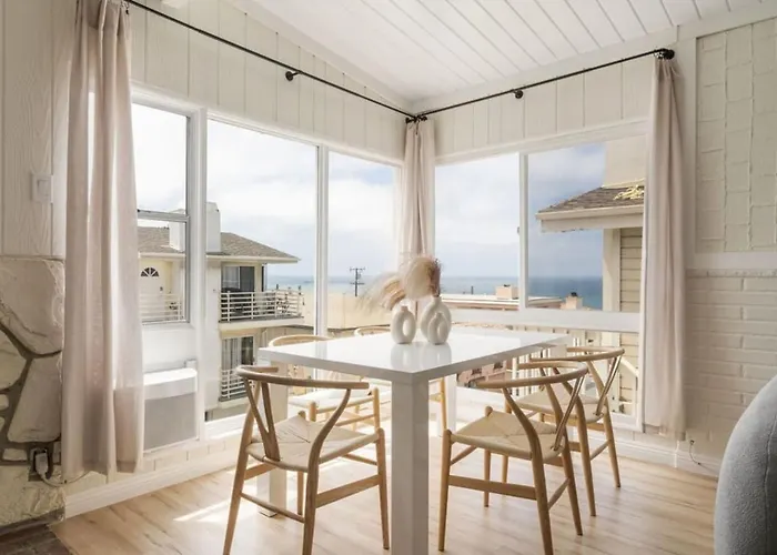 Gorgeous Beachside Bliss Ocean View Walk2Strand
